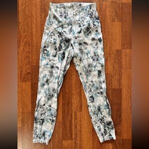 Lululemon UNLIMIT HIGH-RISE TIGHT 25" size 6